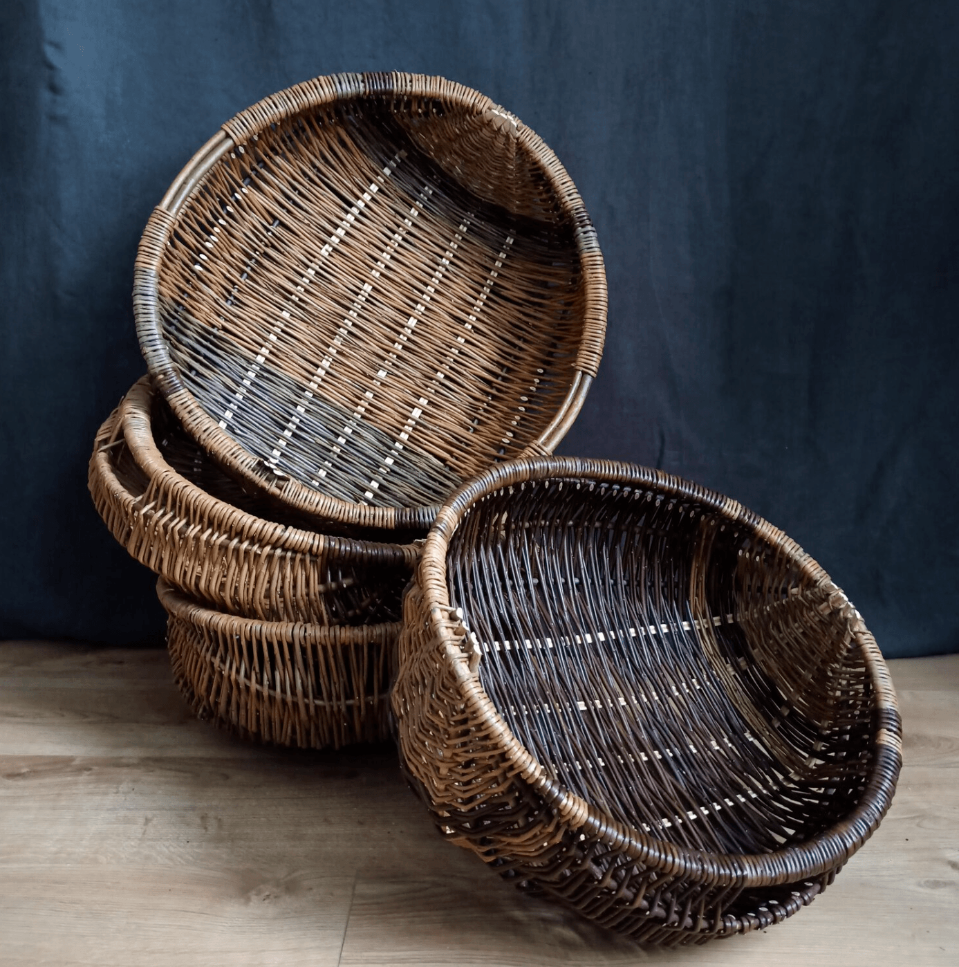 Emilio, the master basket maker. Elaboration with wicker of baskets and  other artisan pieces 